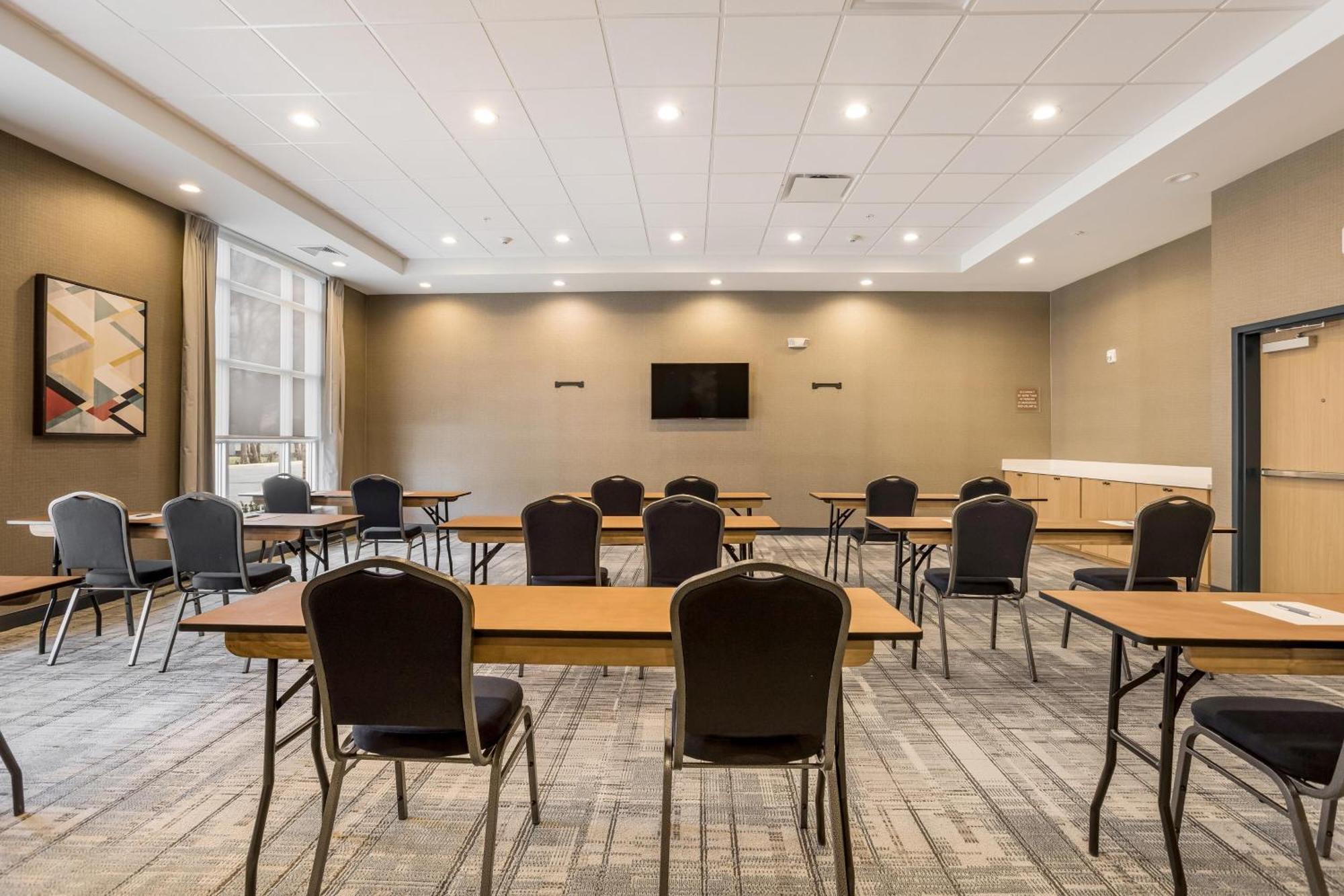 Four Points By Sheraton Elkhart Buitenkant foto