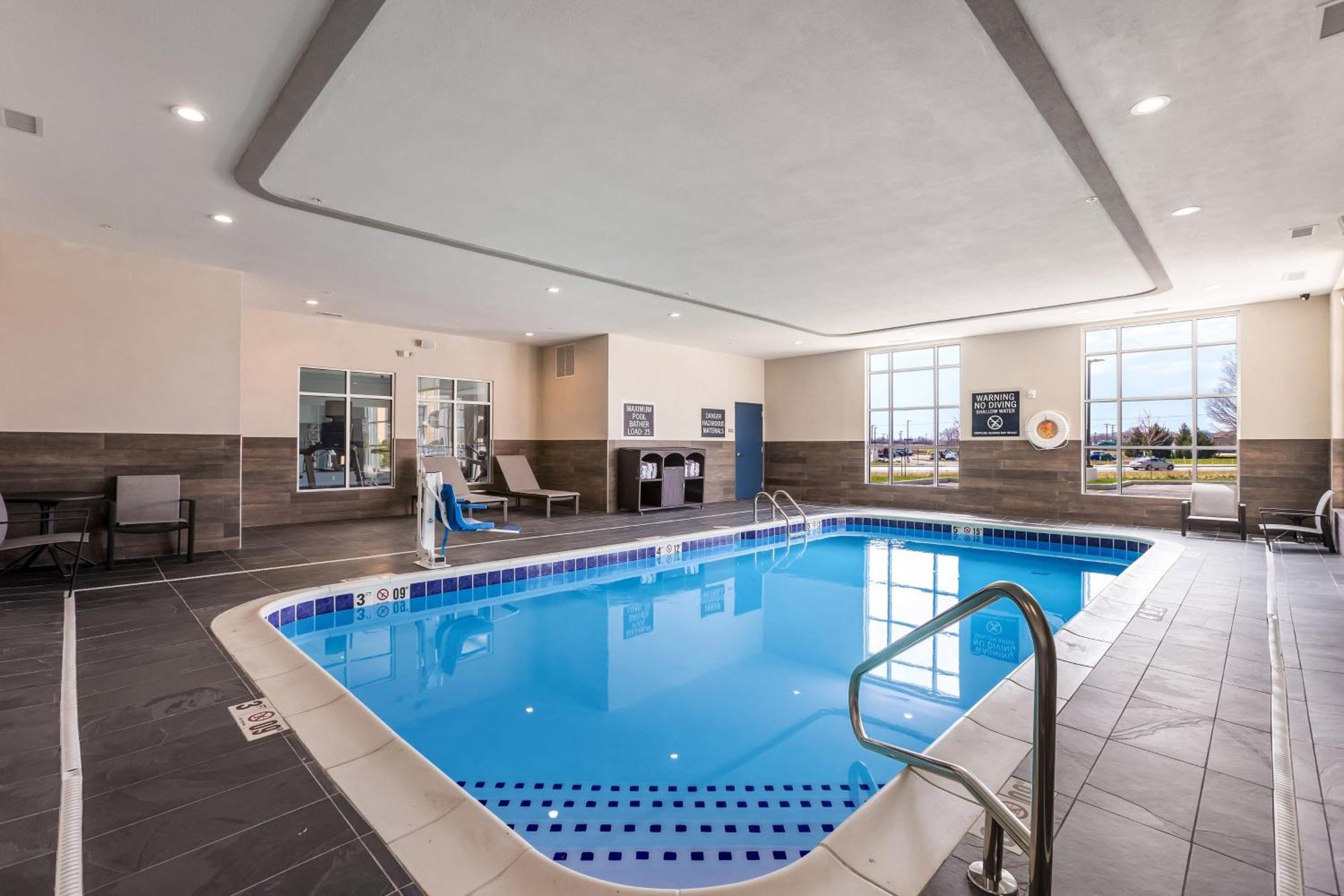 Four Points By Sheraton Elkhart Buitenkant foto