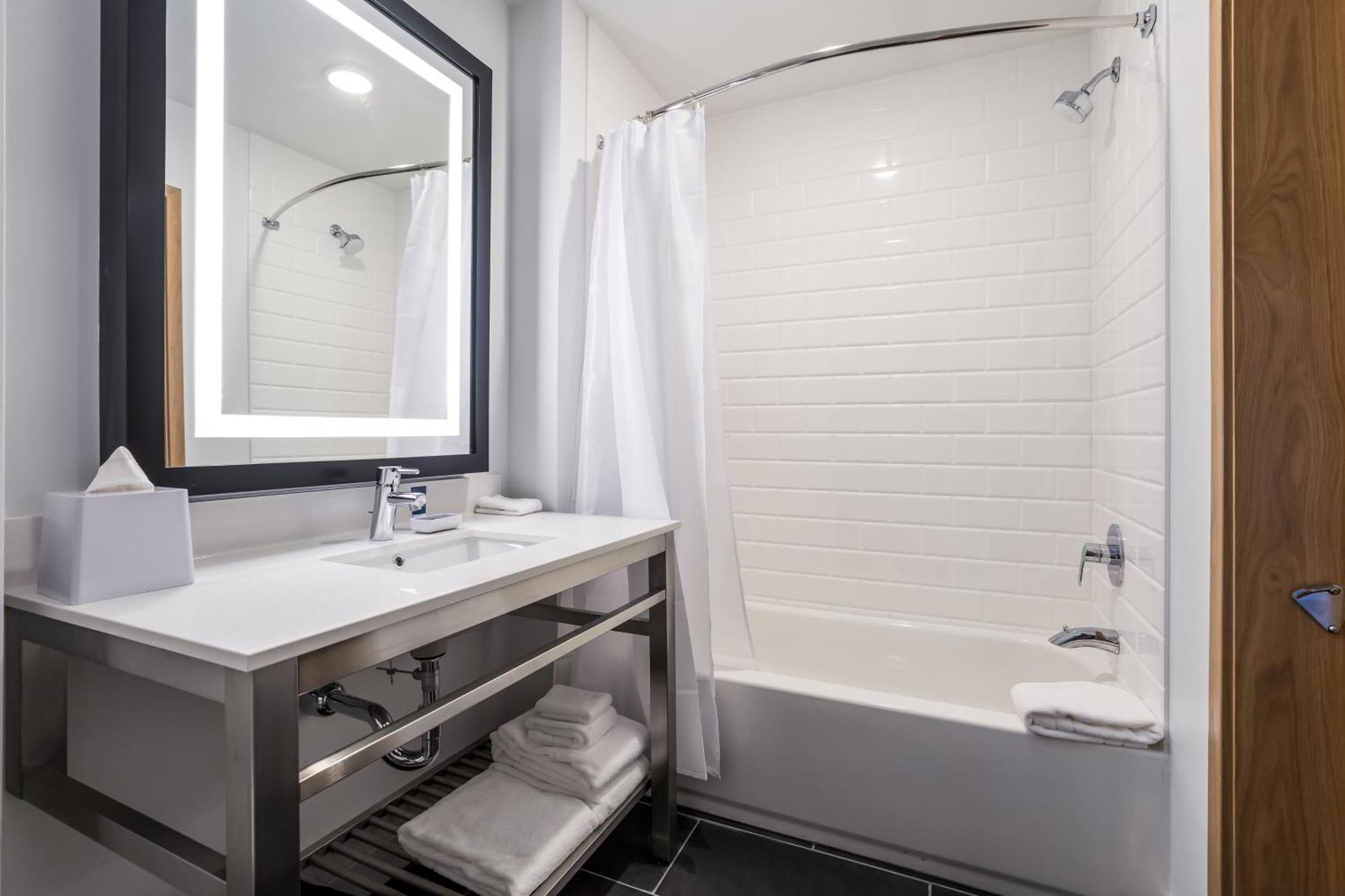 Four Points By Sheraton Elkhart Buitenkant foto