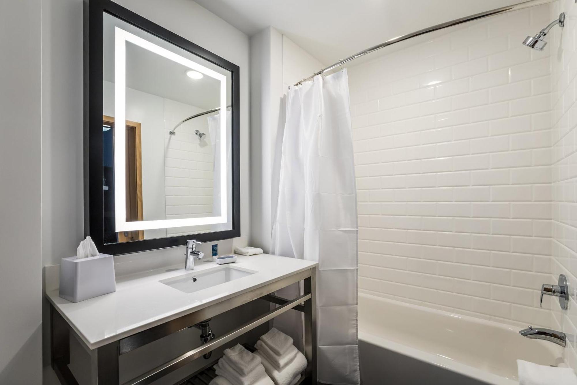 Four Points By Sheraton Elkhart Buitenkant foto